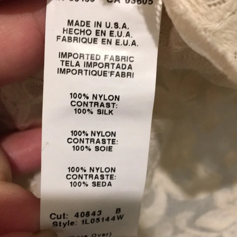 Karen Kane Blouse. - Picture 4 of 12